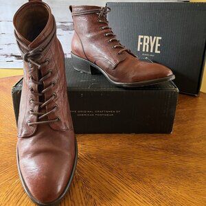 Frye Carson Cognac Brown Lace Up Shoe